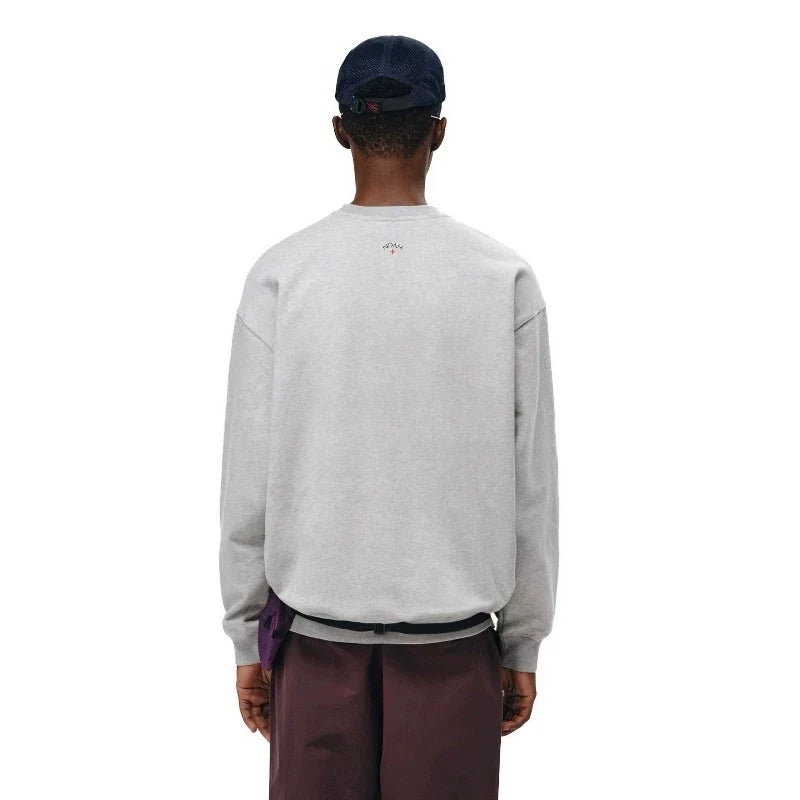 NOAH MARS Simple Thread Splicing Crew Neck Sweatshirt Back Mini Cross Graphic